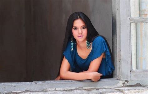 aurelie moeremans sexy model in advertisment of telkomsel ~ fhoto video artis indonesia dan