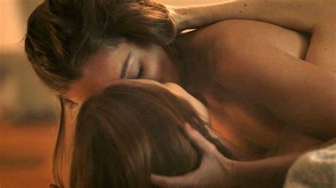 lili simmons lesbian scene with hannah emily anderson from