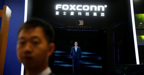 a 7 billion bet on the u s could lift taiwan s foxconn the new york times