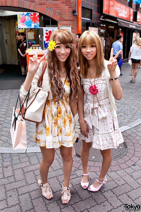 Shibuya Flower Girls Two Pretty And Friendly Shibuya Girls D Flickr