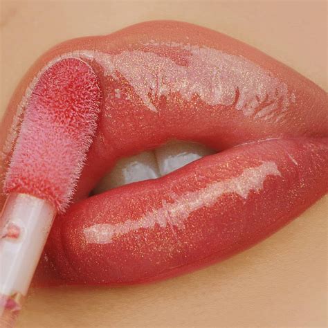 pin  ehi sarah inegbedion    peachy lip lip gloss shades revlon super