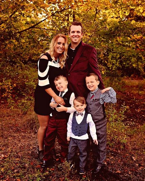 family  family posing fall family photography   wear  family pictures