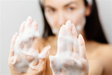 how to wash your face properly 7 steps