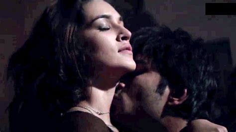 Raabta Hot Scene Sushant Rajput And Kriti Sanon Hot Lip
