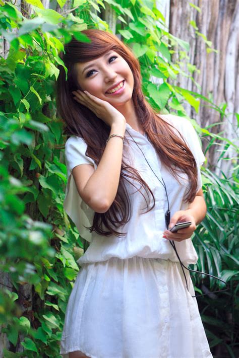 asian hot celebrity vietnamese singer and model khong tu