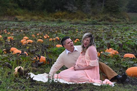 omg couple take hilarious maternity photo shoot to the spooky next level omg blog