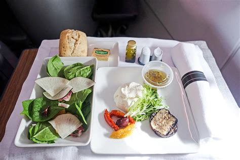 airlines serve meals  domestic  class