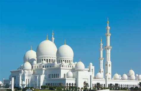 sheikh zayed grand mosque    top attractions  abu dhabi uae yatracom