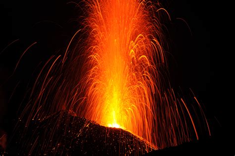 tips  surviving  volcanic eruption