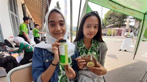 Siswa Smkn 27 Jakarta Jurusan Tata Boga Bikin Minuman Ala Kafe Hingga