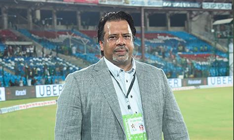 jahangir khan  bring hbl psl  trophy  national stadium