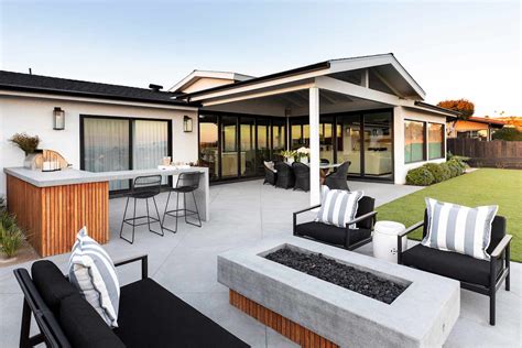 modern backyard ideas   sleek  inviting