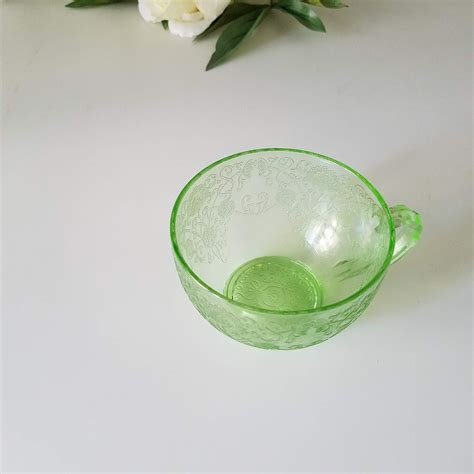 uranium glass cup green depression glass anchor hocking florentine 1