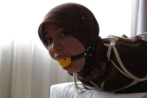 jilbab tudung bondage tied 41 immagini