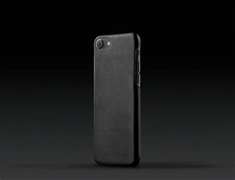 iphone  leather case  mujjo gadget flow