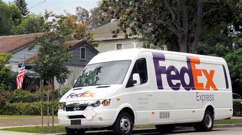 fedex adds  electric vehicles  express pickup delivery