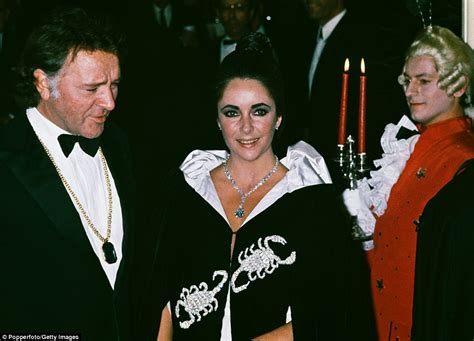 Rare Elizabeth Taylor Photos With James Dean And Richard Burton To Go