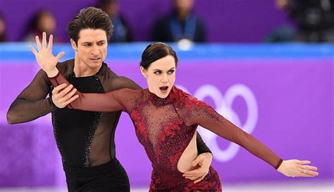 everyone watching tessa virtue and scott moir is getting hot and bothered