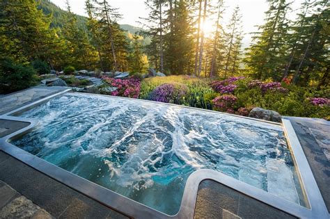 beautiful infinity hot tub ideas