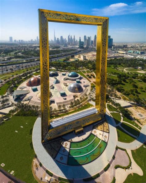 find  worlds largest picture frame  dubai