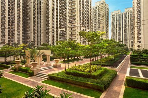 dlf  midtown moti nagar delhi bhk luxury apartment
