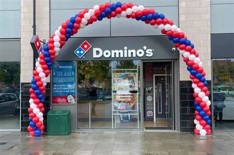 dominos opens  northampton  local  italian closes  doors northants