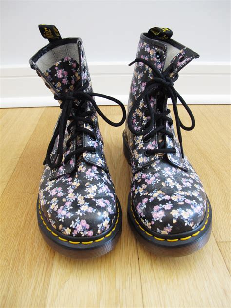 shop pink horrorshow floral  marten boots