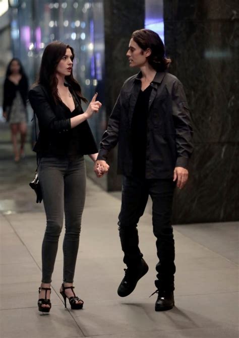 Anne Hathaway And Jared Leto On The Set Of Wecrashed In