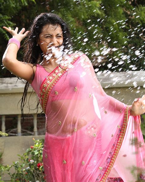 Trisha Krishnan Photos In Pink Saree From Kalavathi