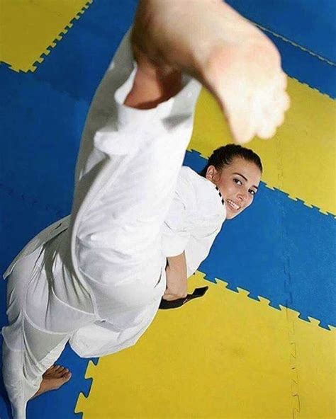 Pin By John Gavin On Chokki Women Karate Martial Arts Women Karate