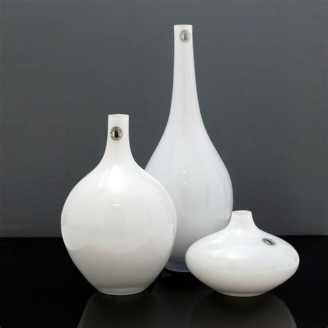 9 578 Short Salong White Cased Glass Vase Ray New York Vase Glass