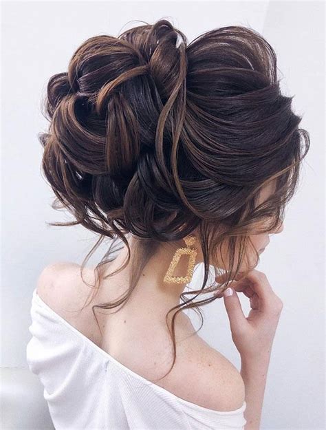 44 messy updo hairstyles the most romantic updo to get an elegant