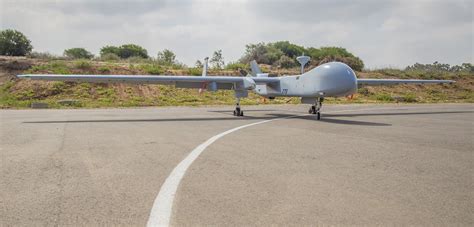 israel aerospace industries restaurara  mejorara drones heron  fuerza aerea de brasil