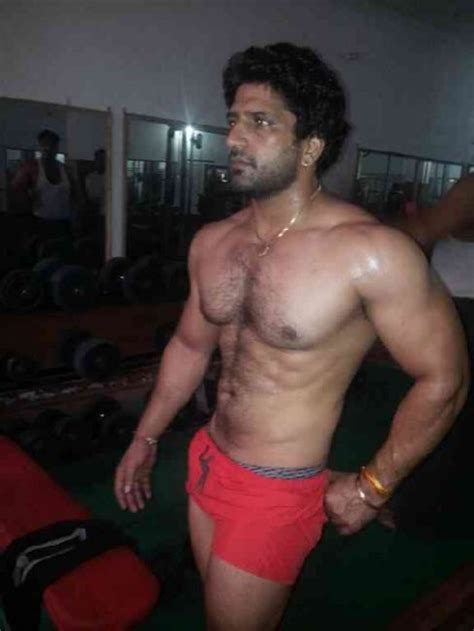 Bhāratīya Puṃstvam Desi Gay Hunk