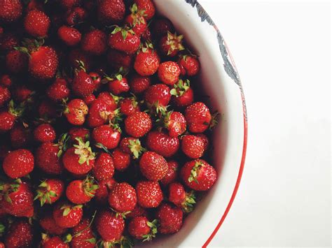 oxo strawberry huller   gluten  strawberry rhubarb pie