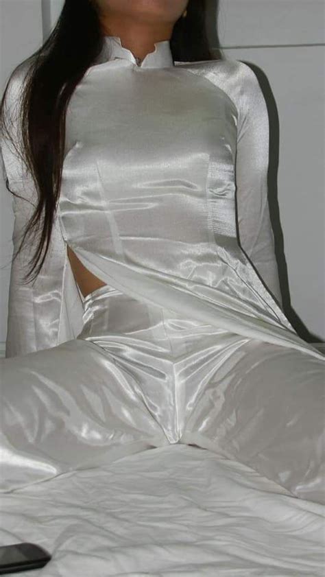 fb img 1553829267699 gorgeous women white suits vpl victoria justice