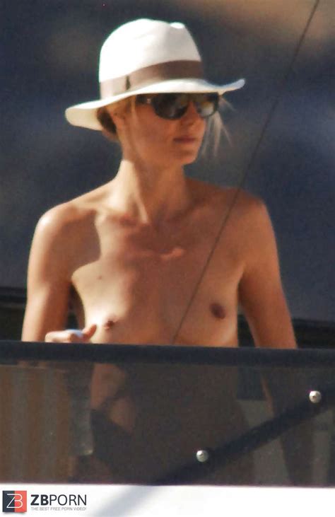 Heidi Klum Fresh Stripped To The Waist Sunbathing On A Yacht Zb Porn