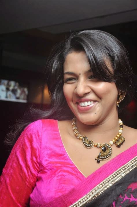 Tamil Actress Saranya Nag Hot Photos In Sexy Saree Cap