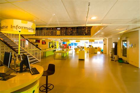 bibliotheek stadsdeelkantoor leyweg escamp leyweg   flickr