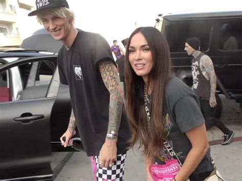 Megan Fox S Huge New Ring Has Everyone Convinced She S Engaged To