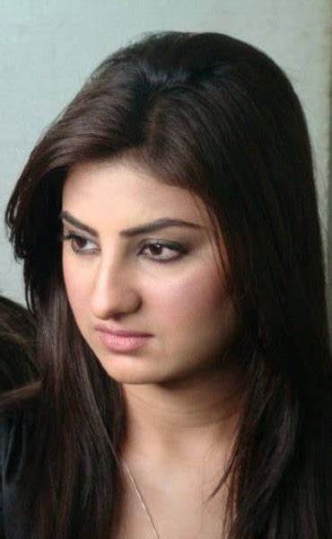 funz bite pakistani teledrama actress sataesh khan pictures