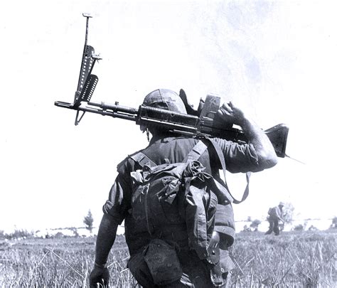 machine gunner vietnam