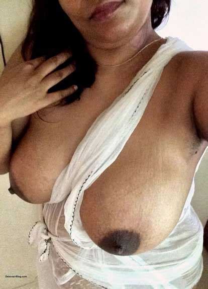 odhni hata ke aunty ne apne desi boobs dikhaye antarvasna indian sex photos