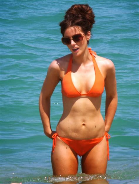 Celebrity Adore Kate Beckinsale Showing Off Her Bikini