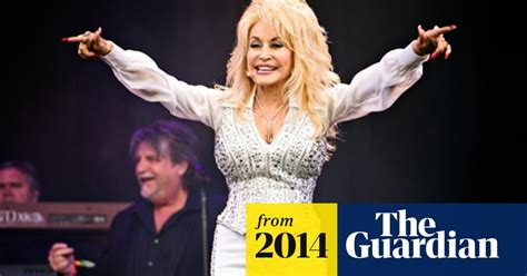 Glastonbury 2014 Dolly Parton Lifts Rain Soaked Festival To Sunnier