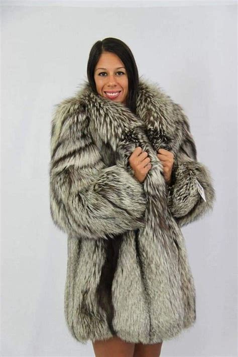 pin by beautiful furs on fox furs 50 in 2020 fox fur fashion coat