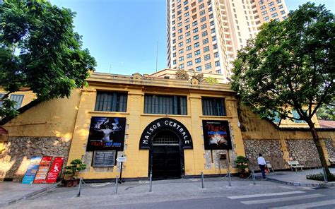 hoa lo prison museum travel guide  hanoi hilton   pow
