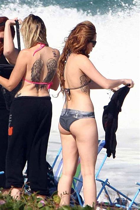 Celebrity Butts Miley Cyrus In Bikini It Sure Got Me