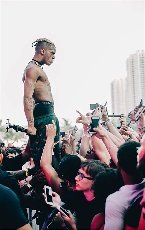 xxxtentacion performs look at me and more at 2017 rolling loud