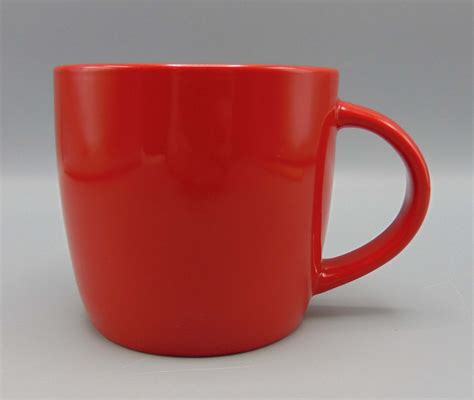 2017 Starbucks 14 Oz Ceramic Coffee Mug Red W Golden Logo Holiday